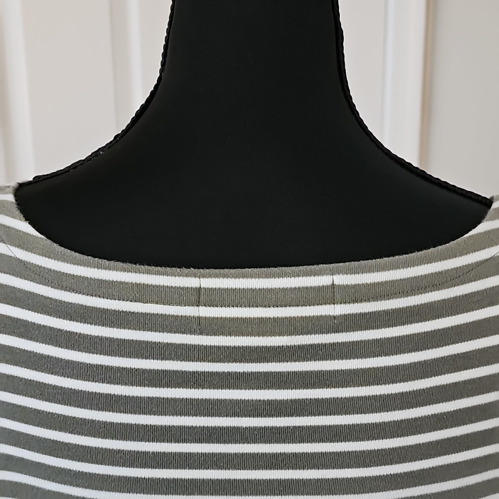 Top - Picture 11 of 16